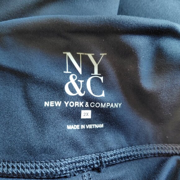 NY&Co Mid Rise Bootcut Yoga Pant - Picture 9 of 9